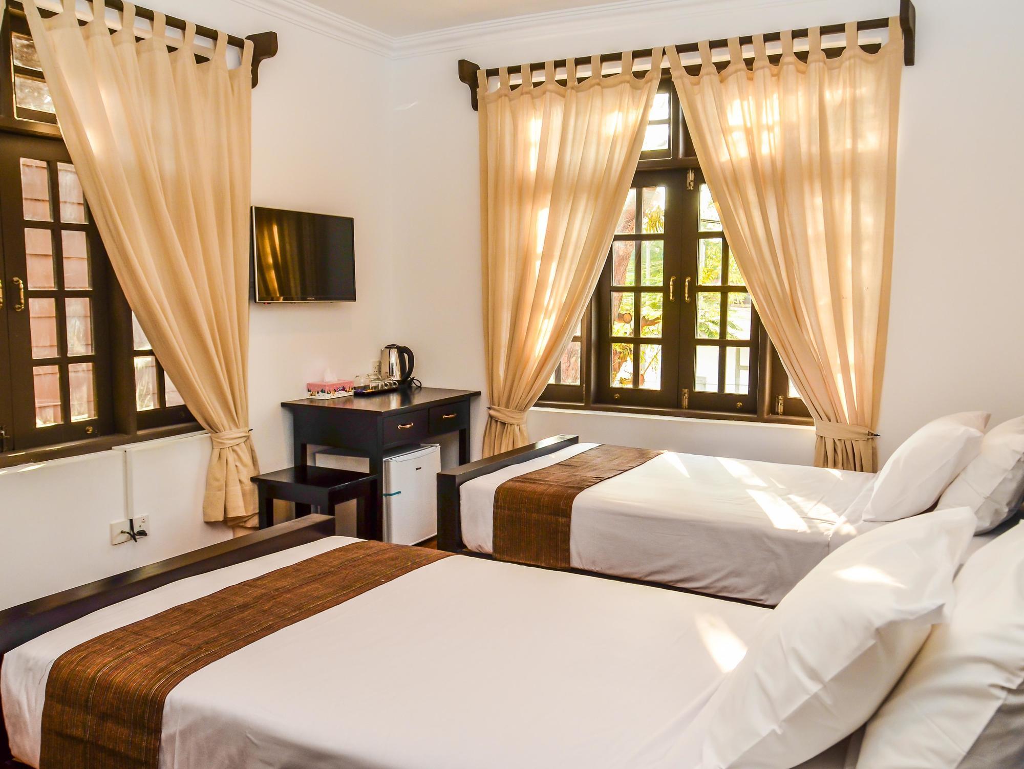 The Manor Hotel Ньоншуэ Экстерьер фото