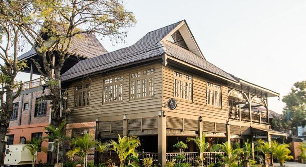 The Manor Hotel Ньоншуэ Экстерьер фото