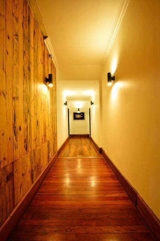 The Manor Hotel Ньоншуэ Экстерьер фото