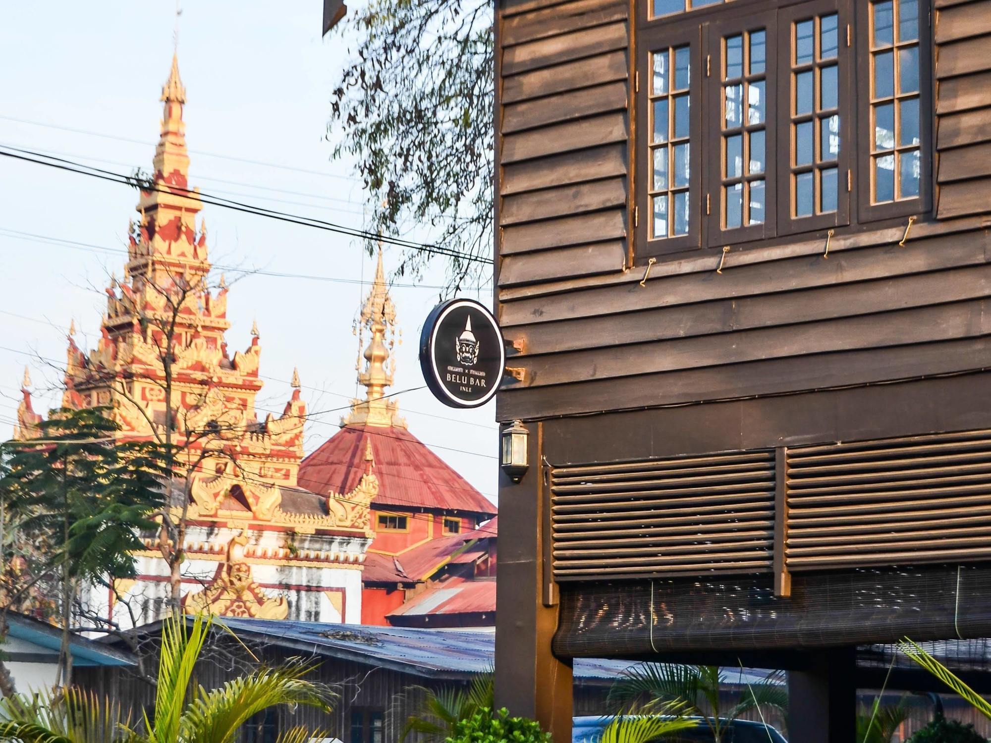 The Manor Hotel Ньоншуэ Экстерьер фото