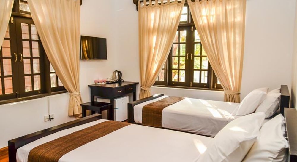 The Manor Hotel Ньоншуэ Экстерьер фото